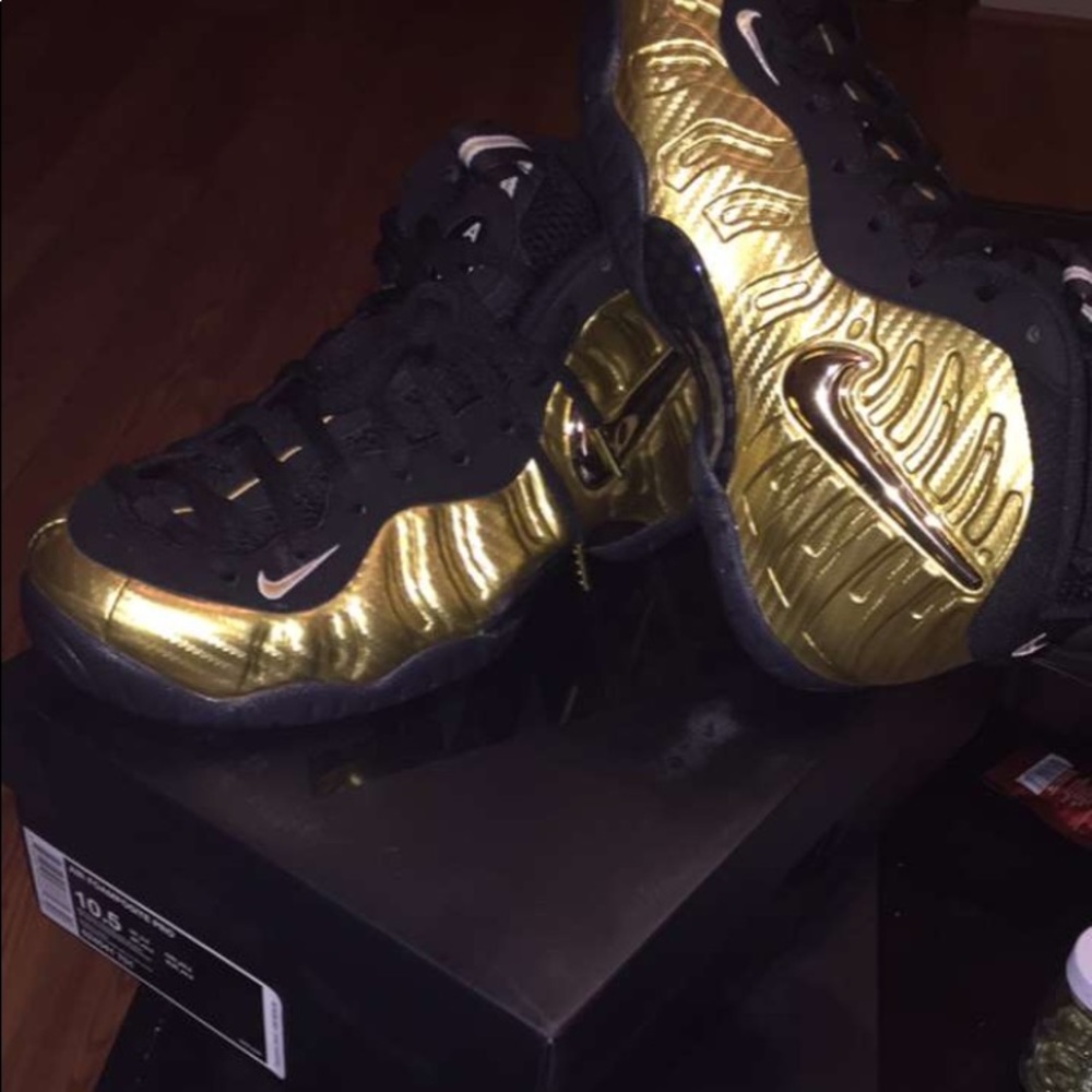 Black and Gold Foams